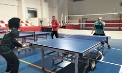 Manavgat'ta sağlık çalışanları masa tenisi ile stres attı