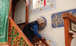 Marmaris'te bayram öncesi camilerde titiz temizlik