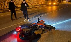 Kontrolden çıkan motosiklet devrildi: Sürücü kurtarılamadı!