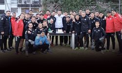 Altay'da keyifler yerine geldi: Taraftardan baklavalı destek!