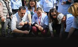 Bornova'da minik eller doğa ile buluştu... Yanan ormanlara can oldular!