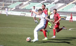 Denizli İdmanyurdu tek atıp 3 alıyor