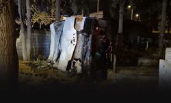 Panelvan mezarlığa devrildi... Facianın eşiğinden dönüldü!