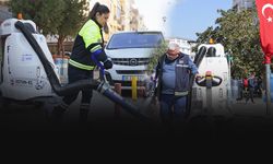 Konak’ta sokakları “filler” süpürecek