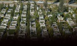 İzmir’de mezarlıklar doldu: Büyükşehir 70 futbol sahası büyüklüğünde alan açtı