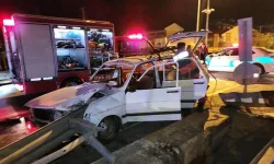 Kontrolden çıkan otomobil bariyerlere çarptı: 3'ü çocuk 5 yaralı!