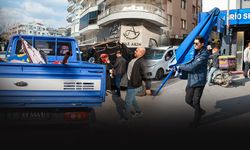 Karşıyaka’da işgal uygulamalarına taviz yok... Duba ve reklamlar toplandı