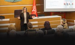 Bornova’da muhtarlara “etkili sosyal medya” dersi