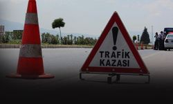 İzmir'de kontrolden çıkan araç elektrik direğine çarptı... Sürücü öldü!