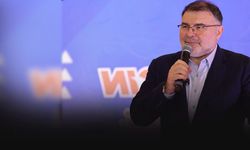 AK Partili Saygılı 'üst geçit' üzerinden Büyükşehir'e yüklendi... "İzmir'i seviyorsanız yapmanız gereken işleri yapın"