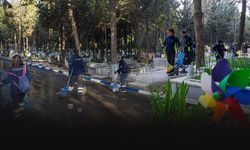 İzmir’de bayram öncesi mezarlık temizliği başladı!