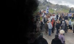 Urla'da otoyol isyanı: Yolu kapattılar!