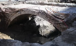 Yolun altında keşfedildi: Cam kaplamayla korunacak