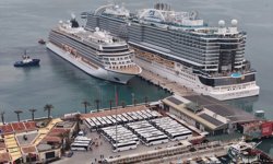 Kuşadası'na 2 kruvaziyerle 5 bin 297 turist geldi