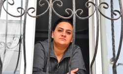 Eşinden şiddet gördüğünü ileri süren Esra: Ölümle tehdit ediliyorum