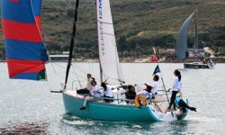 İEÜ'de çifte kupa sevinci