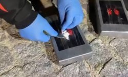 Zehir tacirleri polis çevirmesine takıldı: 7,5 kilo uyuşturucu ele geçirildi!