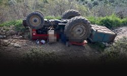 Kontrolden çıkan traktör devrildi... Bir aile yok oldu!