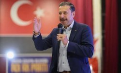 AK Partili Kaya'dan Büyükşehir'e 'altyapı' çıkışı: Vatandaş büyük projelerden geçti, musluğumdan su aksın istiyor!