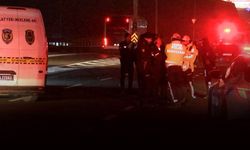 Bariyerlere çarpan motosiklet 140 metre sürüklendi: İzmir'de kahreden kaza!