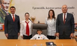 Başkan Işık, 23 Nisan’da koltuğunu Ege’ye devretti