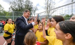 Başkan Tugay, sporcu çocuklarla buluştu