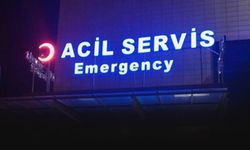 Küvette boğulma tehlikesi geçiren bebek hayata tutundu!