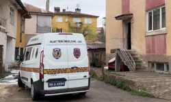 Boşanma aşamasında olduğu kadını bıçaklayıp üzerine kapıyı kilitleyerek kaçtı!