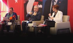 CHP’den İzmir’de ekonomi paneli... "İktidar ortak aklı, esnafı ve seçilmişleri kenara attı"