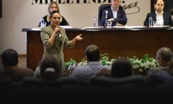 Efes Selçuk’ta faaliyet raporu kabul edildi... Sengel: Dayanışma ile ayaktayız!