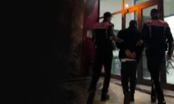 Dolandırıcılıktan 10 yılla aranıyordu: İzmir'de yakalandı!
