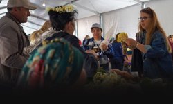 Alaçatı’da festival coşkusu: Sokaklar ziyaretçilerle doldu