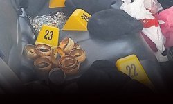 Filmleri aratmayan kuyumcu soygunu: Kaçarken altınları yola saçtılar!