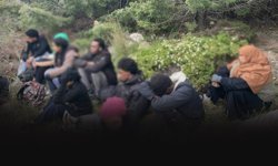 İzmir'de 4'ü çocuk 26 düzensiz göçmen kurtarıldı