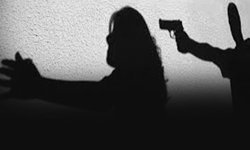 İzmir’de arabada dehşet! Kadını vurduktan sonra intihara kalkıştı