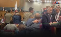 Büyükşehir Meclisi karıştı... Birbirlerinin üzerine yürüdüler