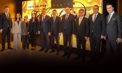 İzmir Adliyesi’nde “Bir Liderin İnşası” konferansı!