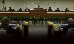 Karabağlar'da meclis toplantısı karıştı: AK Parti grubu meclisi terk etti