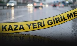 İki hafif ticari araç çarpıştı: 1 ölü, 3 yaralı