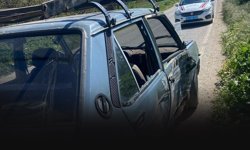 Karşı yönden gelen araçlar çarpıştı... Kazada 2 kişi yaralandı!