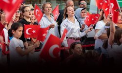 Konak’ta 23 Nisan kutlamalarının adresi Karantina Meydanı