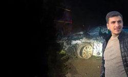 Kontrolden çıkan otomobil ağaca çarptı: İş insanı kaza kurbanı!