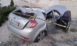 Lastiği patlayan otomobil takla attı: 3 genç hastanelik!