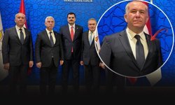 CHP Bergama'da “rozet takmadı” polemiği... Başkan Durmaz'dan açıklama geldi!