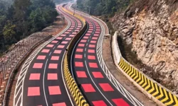 Sürücüler artık isteseler de hız yapamayacak: Kırmızı yol dönemi başladı!