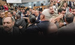 CHP meclis gruplarından ‘olaylı meclis’ çıkışı... AK Partili üyelere “vandallık” eleştirisi!