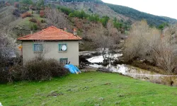 Yapay gölet taştı: 1 ev ve ahırı su bastı!