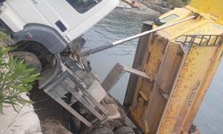 Bodrum'da denize düşen hafriyat kamyonundaki 2 kişi yaralandı