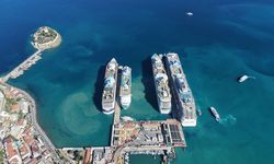 Kuşadası'na 4 kruvaziyerle 9 bini aşkın turist geldi