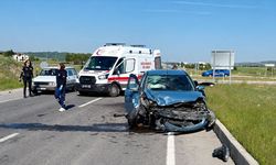 Kütahya'da iki otomobilin çarpıştığı kazada 4 kişi yaralandı